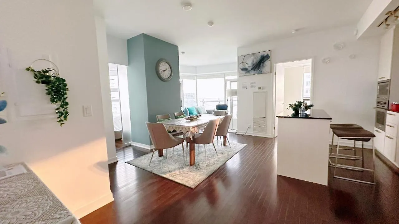 Hotel Comfort Opulence Suites Superior 3 Bedroom Suite 48Th Floor With Lake View Toronto Canada