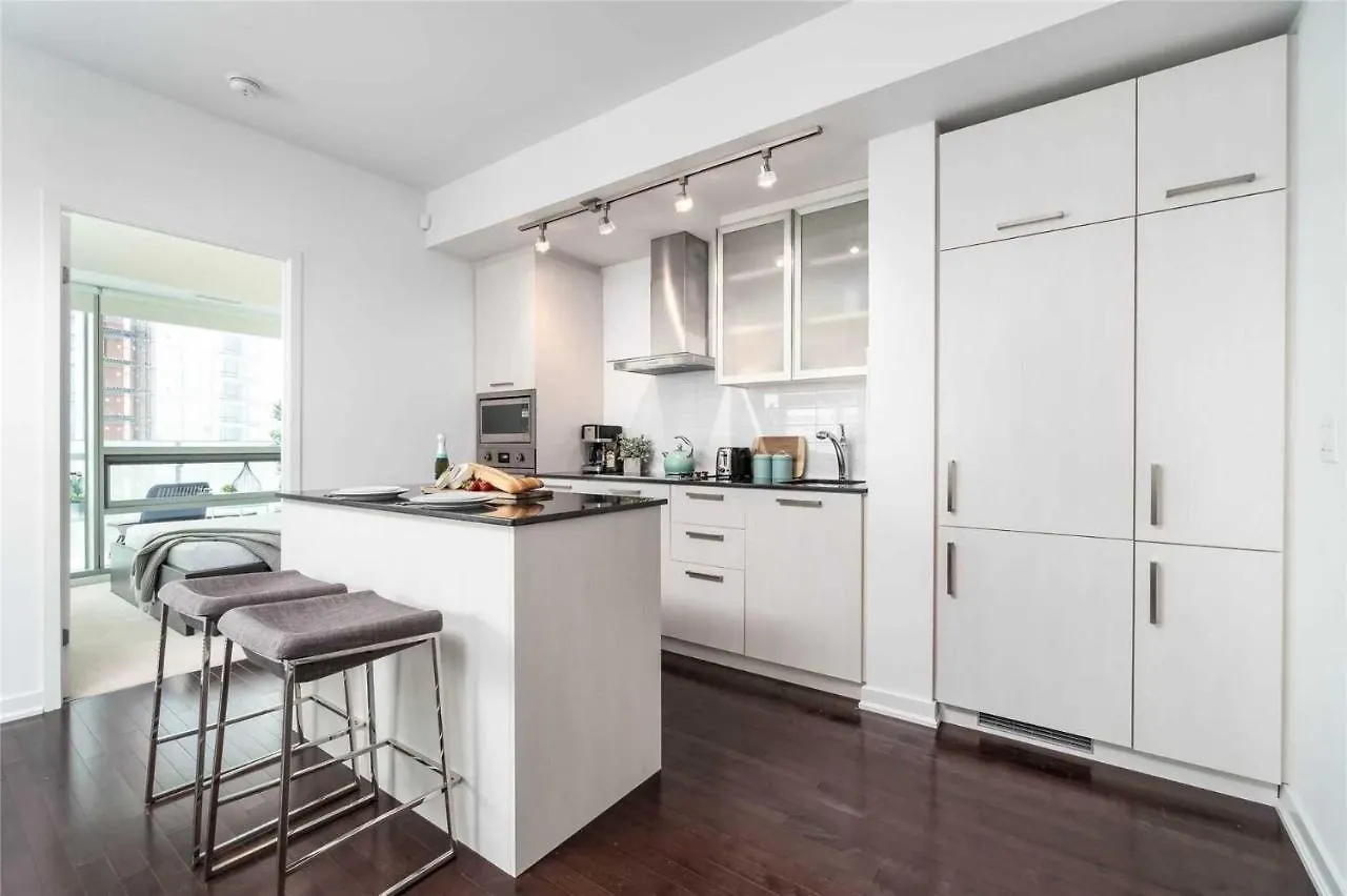 Comfort Opulence Suites Superior 3 Bedroom Suite 48Th Floor With Lake View Toronto Hotel