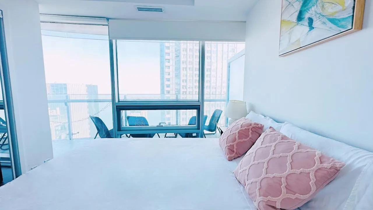 Comfort Opulence Suites Superior 3 Bedroom Suite 48Th Floor With Lake View Toronto Hotel