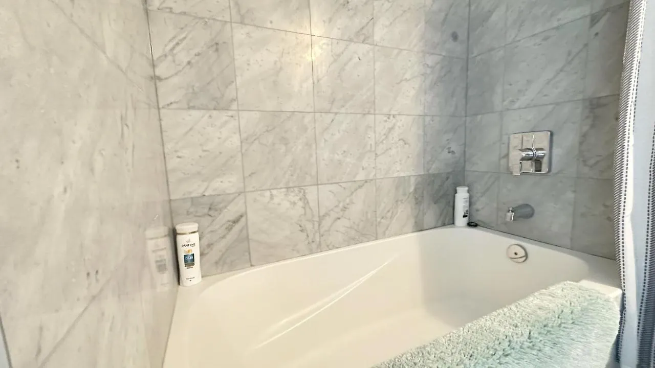 Comfort Opulence Suites Superior 3 Bedroom Suite 48Th Floor With Lake View Toronto